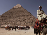 Pyramídy v Gíze Pyramídy v Gíze