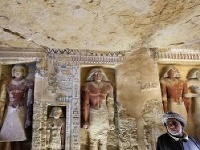 Egyptskí archeológovia objavili hrobku Egyptskí archeológovia objavili hrobku