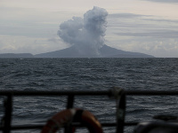 Indonézska sopka Anak Krakatau Indonézska sopka Anak Krakatau