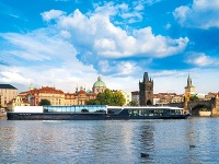 Loď na Vltave