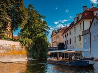 Loď na Vltave