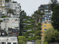 Lombard Street v San Lombard Street v San