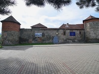 Hrad z 15. storočia, ktorý vlastnil rod Máriássyovcov v Markušovciach