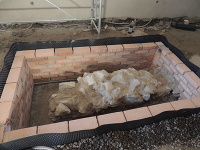 Pri rekonštrukcii kaštieľa vo Svätom Antone sa podarilo nájsť nečakaný objav. V priestoroch budúcej kaviarne bol pri archeologickom výskume nájdený základ budovy, ktorá na tomto mieste stála ešte pred postavením samotného kaštieľa. Na snímke v priestoroch budúcej kaviarne bol pri archeologickom výskume nájdený základ budovy, ktorá na tomto mieste stála ešte pred postavením samotného kaštieľa.