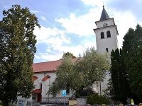 Gotický Kostol svätých Petra a Pavla z roku 1400