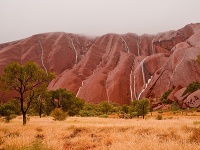Uluru s vodopoádmi Uluru s vodopoádmi