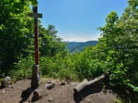 Stredoveký hrad nad obcou Sklené Teplice