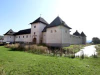 Vodný hrad v obci Hronsek 