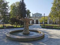 Busko-Zdrój, kúpeľný park a sanatórium Marconi