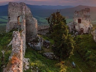 Hrad Gýmeš, Jelenec