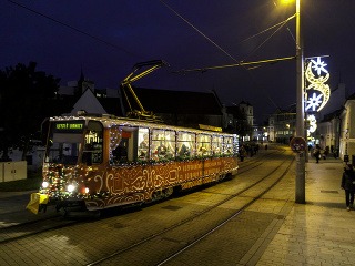 Vianočná električka v Bratislave