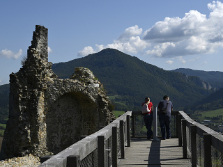 hrad Bystrica nad obcou