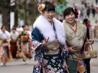 Mladé japonské dievčatá v