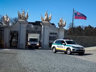 Na Bratislavský hrad doviezli