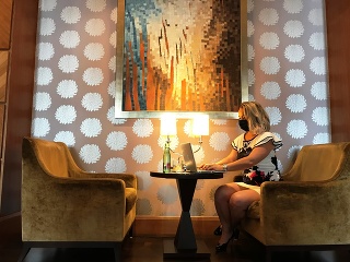„Hotel office“ je čoraz