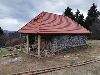 Z bývalej koliby sa
