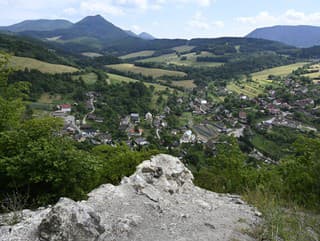 Posledné zvyšky hradných múrov