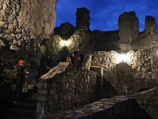 Nočný hrad Strečno