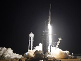 Spoločnosť SpaceX dopravila na