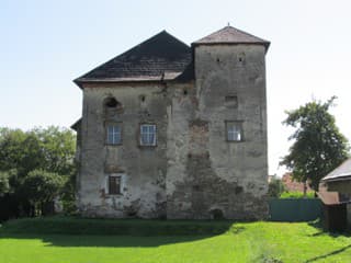 Šľachtická kúria zo 16.