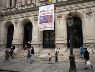 Obyvatelia Paríža v referende