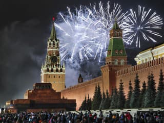 Ohňostroj exploduje počas novoročných