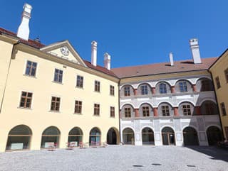 Zámok, Hlohovec