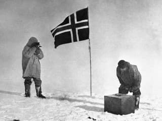 Roald Amundsen dobyl Južný