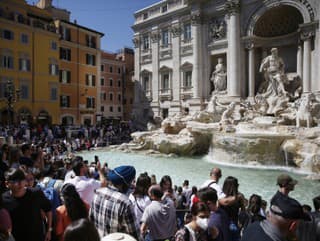 Fontána di Trevi zarobila
