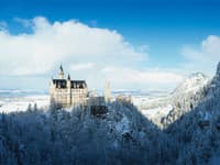 Rozprávkový zámok Neuschwanstein: Plánoval tam Ľudovít II. aj lanovku z labutí?