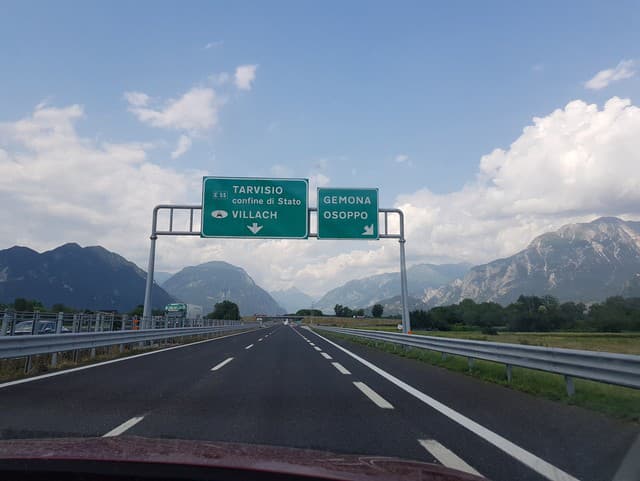 Cesta do Talianska bola pomerne prázdna len v niektorých úsekoch.