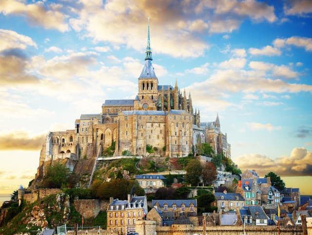 Cinq choses à savoir sur le Mont-Saint-Michel, dont l'abbatiale