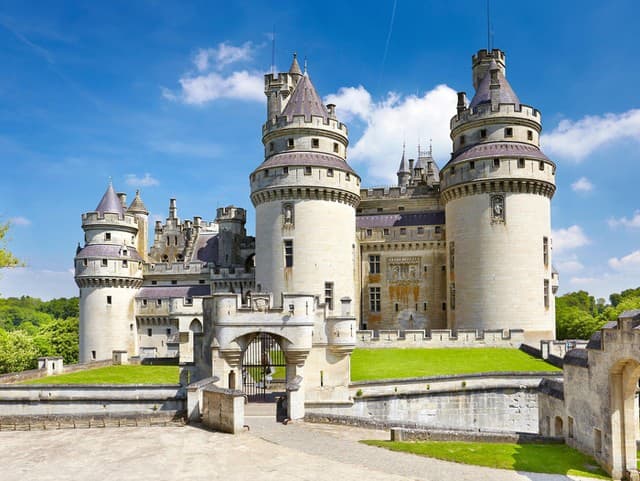 Vyzerá ako stredoveký hrad,