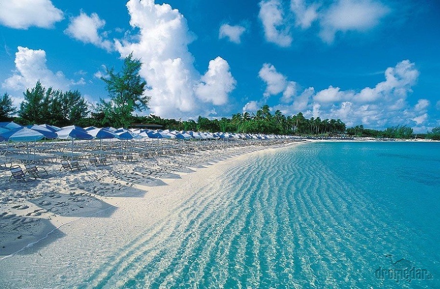 Pláže na Bahamách sú