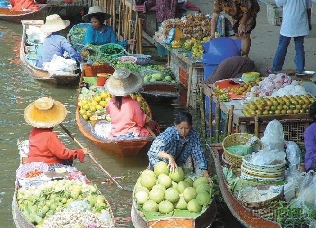 Trhy na rieke Mekong.