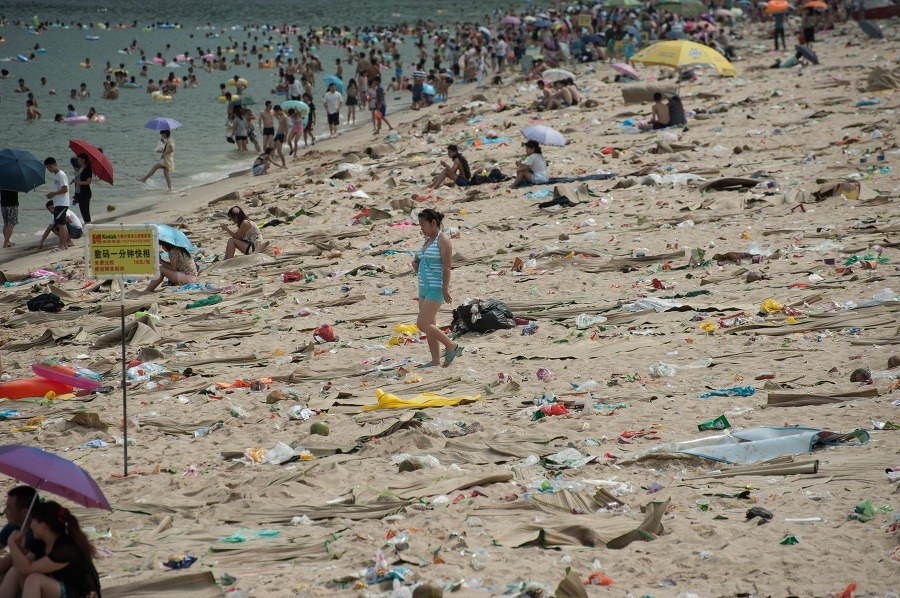 Pláž v Číne plná