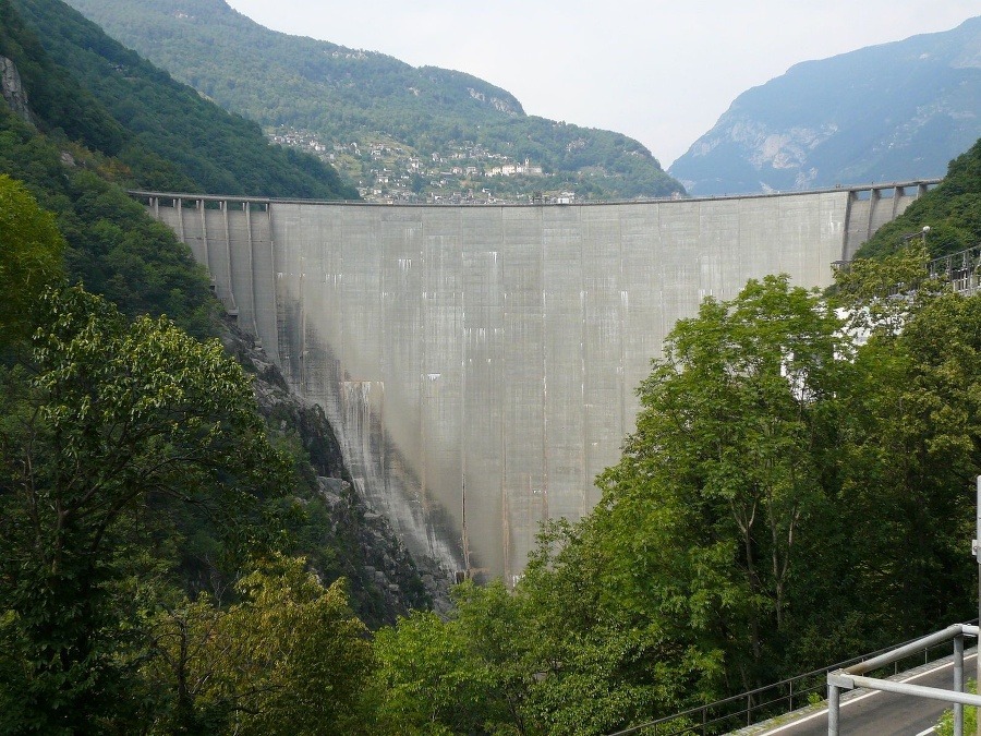 Contra Dam, Švajčiarsko