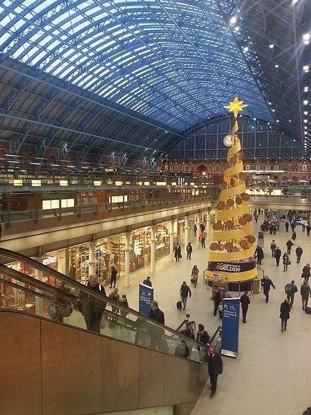 Vianočný stromček na stanici