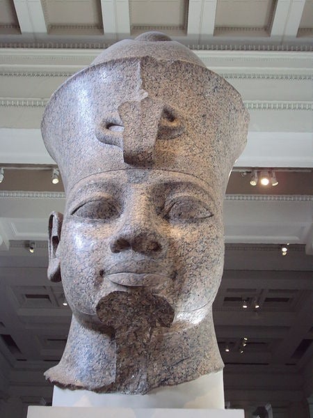 Busta Amenhotepa III., Britské
