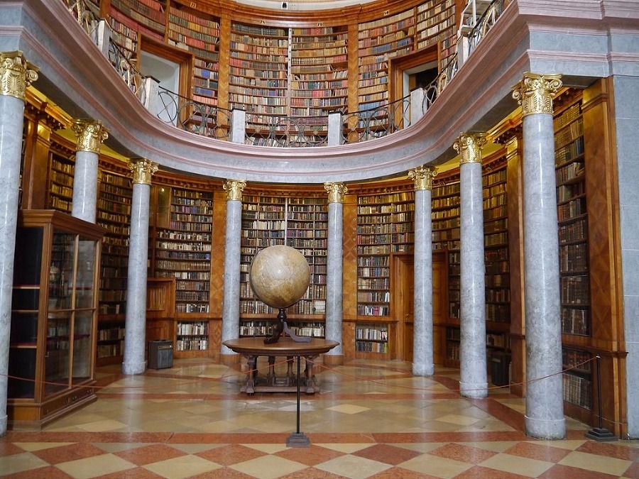 Knižnica v Pannonhalme, Maďarsko