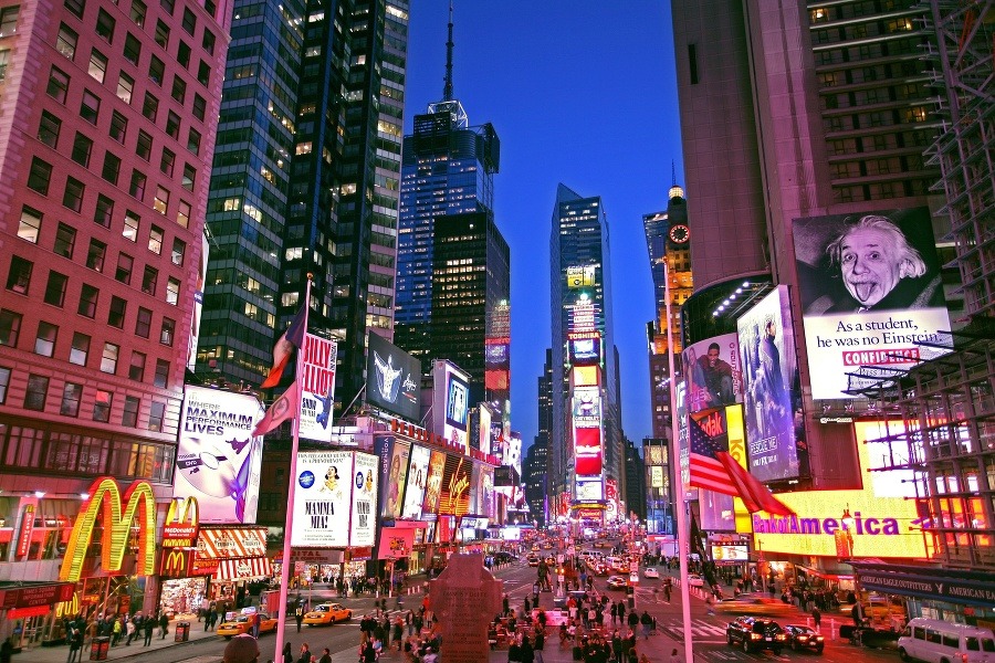 SKLAMANIE: Times Square v New Yorku