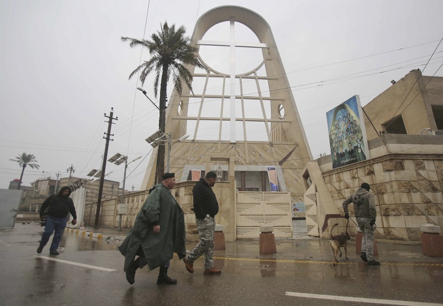 Na bezpečnosť počas vianočnej omše v Bagdade dozerali bezpečnostné zložky.