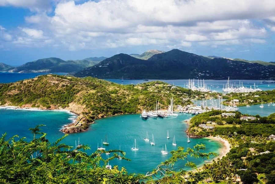 Ostrovný štát Antigua je známy vďaka skutočnosti, že každý deň tu môžete odpočívať na inej pláži. Zdroj: Bigstockphoto.com