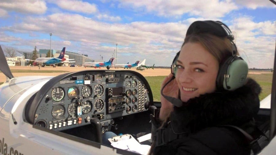Sympatická pilotka Ivana: Lietadlo