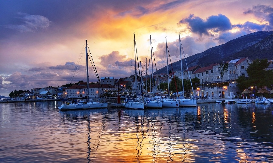 Spoznajte Chorvátsko tak trochu z inej strany. Malebné prístavy v jednotlivých mestách sú ako stvorené na návštevu. A to i bez davov turistov. Foto: Pixabay