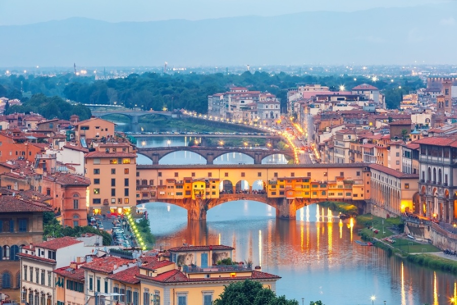 Rieka Arno je jednou z dominánt Florencie.