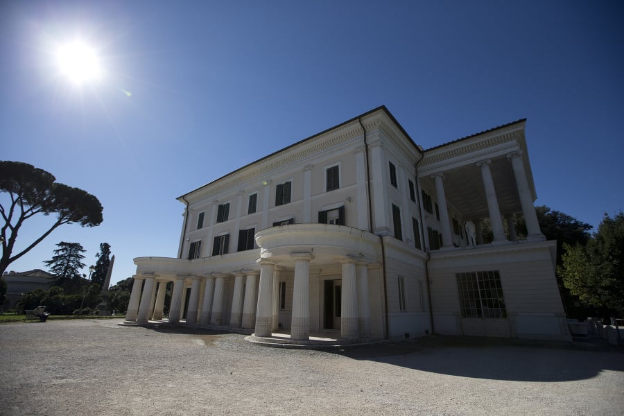 Villa Torlonia, Taliansko
