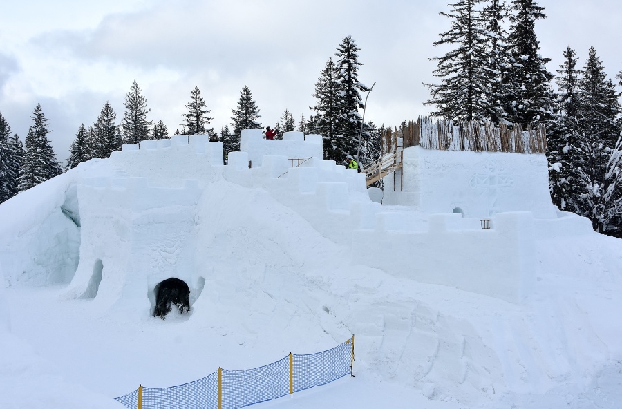 Snežný labyrint v poľskom Zakopanom 