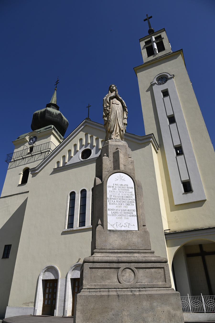 Farský kostol Návštevy Panny Márie v Považskej Bystrici