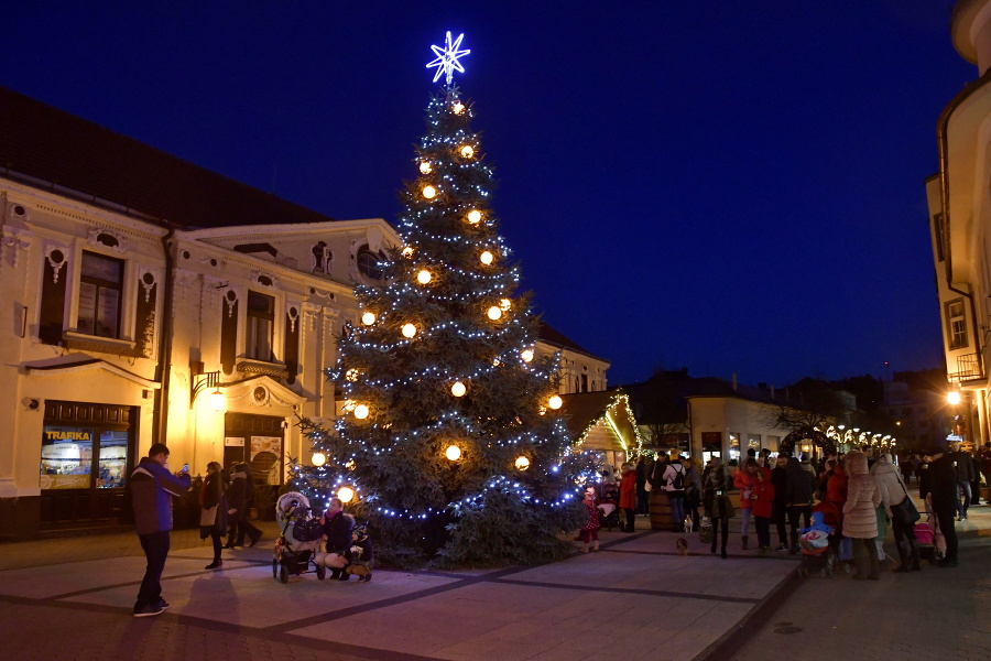 Vianočná výzdoba v Piešťanoch, 2019